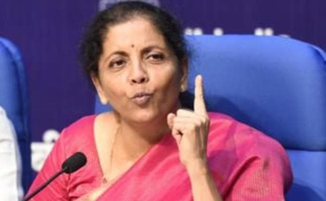 पेट्रोल-डीजल पर टैक्स लगाने के बाद वित्त मंत्री ने किया आश्वस्त, नियंत्रण में रहेगी महंगाई