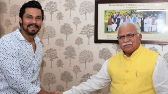 हरियाणा के मुख्यमंत्री मनोहर लाल खट्टर से रणदीप हुड्डा ने की मुलाकात