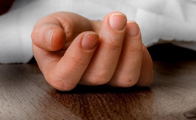 अस्पताल में इलाजरत चमकी व तेज बुखार से पीड़ित बच्ची की मौत