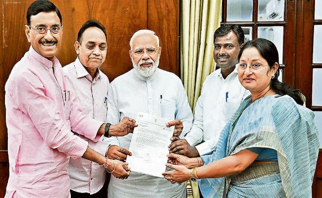 सांसदों ने पीएम से की मुलाकात, कहा- 25 हजार करोड़ देता है झारखंड, रांची हो रेलवे का जोनल ऑफिस