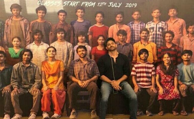 रितिक रोशन ने शेयर की तसवीर, लिखा- बस आनंद ही आनंद...