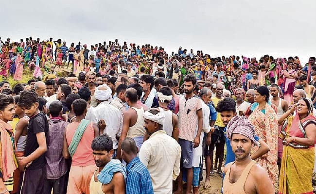 लखीसराय : किऊल नदी में नाव पलटी, पांच लोग लापता, तीन के शव मिले