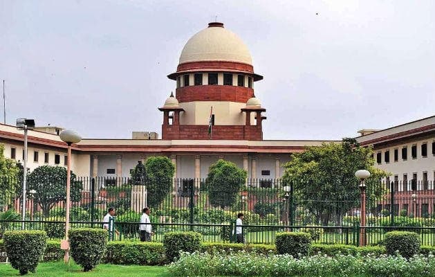 कर्नाटक का नाटक : सुप्रीम कोर्ट ने पूछा - क्या अदालत के आदेश को स्पीकर दे सकता है चुनौती?