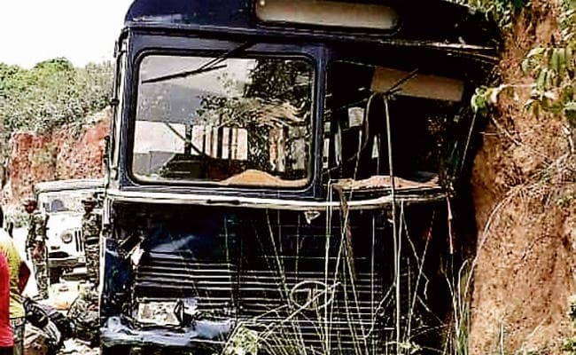 बस का ब्रेक हुआ फेल, 23 जवान घायल, श्रावणी मेला में ड्यूटी जा रहे थे वायलेस डिपार्टमेंट झारखंड पुलिस के जवान