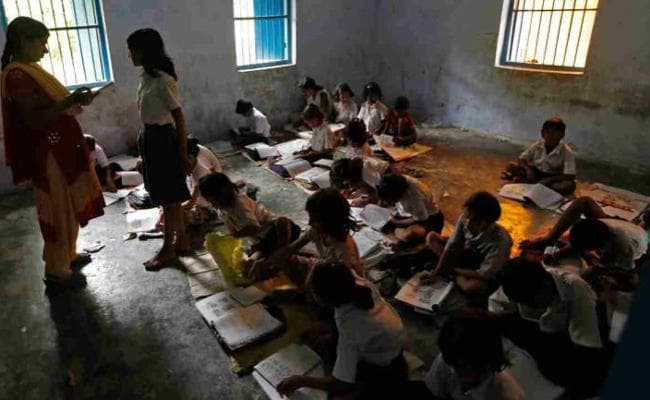 देश के करीब 37 प्रतिशत स्कूलों में अभी भी बिजली कनेक्शन नहीं