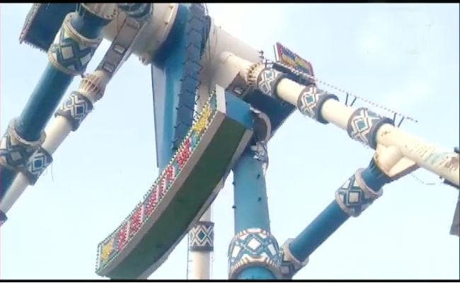 अहमदाबाद में झूला टूटने से दो लोगों की मौत, 27 अन्य घायल