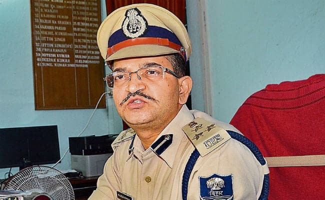 नौबतपुर सिक्का लूटकांड, डेढ़ लाख रुपये लेकर अपराधियों को छोड़ दिया था, पांच पुलिसकर्मी गिरफ्तार