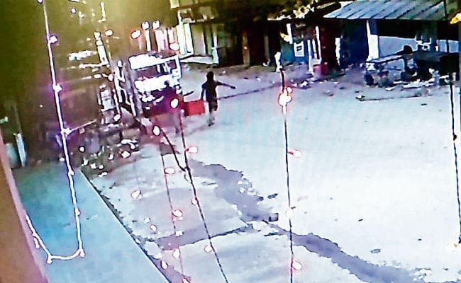 पटना : न्यू पुनाईचक शिव मंदिर की घटना, अज्ञात के खिलाफ मामला दर्ज, बोलेरो से दानपेटी ले भागे चोर