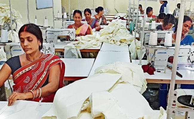 खुद हो रहीं आत्मनिर्भर, दूसरों का भी जीवन संवार रही हैं सखी मंडल से जुड़ी महिलाएं