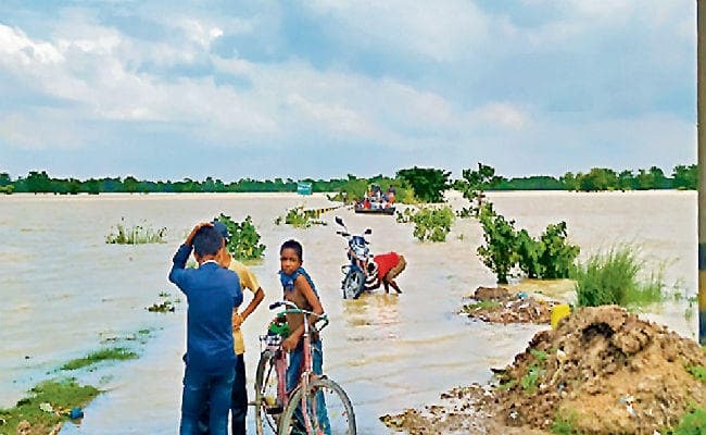 गंगा नदी के जल स्तर में मामूली बढ़ोतरी, समस्तीपुर-दरभंगा रेलखंड पर तीसरे दिन भी बंद रहा परिचालन