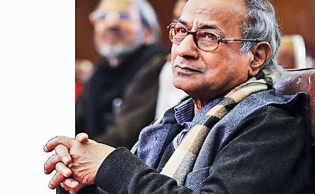 विवादों के घेरे में मंगलेश डबराल