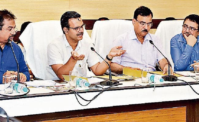 रांची : अभियान चला कर एक-एक व्यक्ति को दें योजनाओं की जानकारी : सुनील बर्णवाल