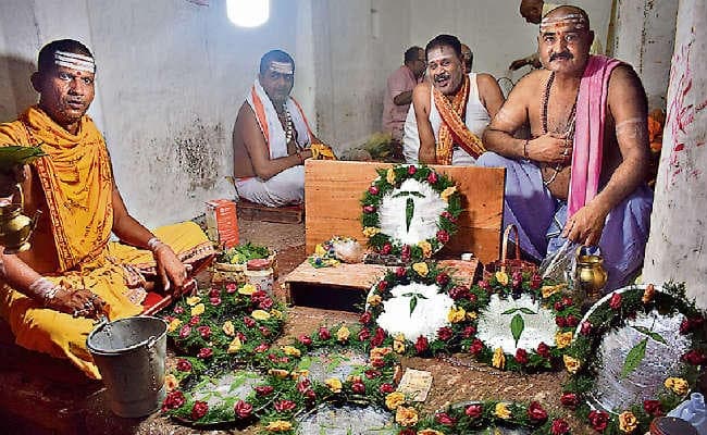 बोल बम : श्रावण मास में बैद्यनाथ की नगरी में विल्वपत्र की होती है अद्भुत प्रदर्शनी