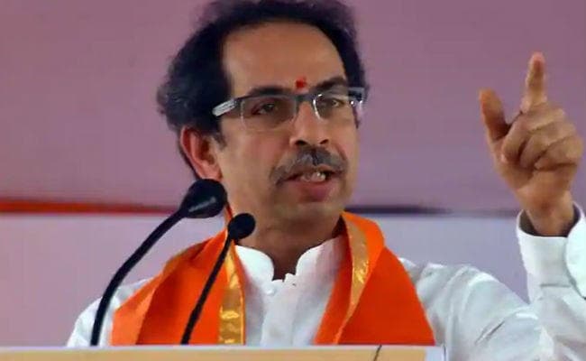 महबूबा 35A पर आतंकवाद की भाषा बोल रही हैं, उन्हें जेल भेजा जाये : शिवसेना