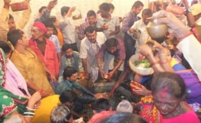 सावन की तीसरी सोमवारी पर हर-हर महादेव के नारों से गूंजा शिवालय