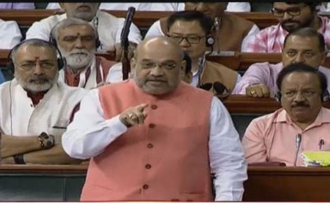 लोकसभा में बोले अमित शाह - फारूख अपनी मर्जी से घर में, नहीं किया गया है गिरफ्तार