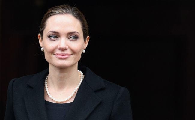 Angelina Jolie की बोली- अन्याय के खिलाफ आवाज उठाने वाली महिलाओं को धूर्त करार दिया जाता है