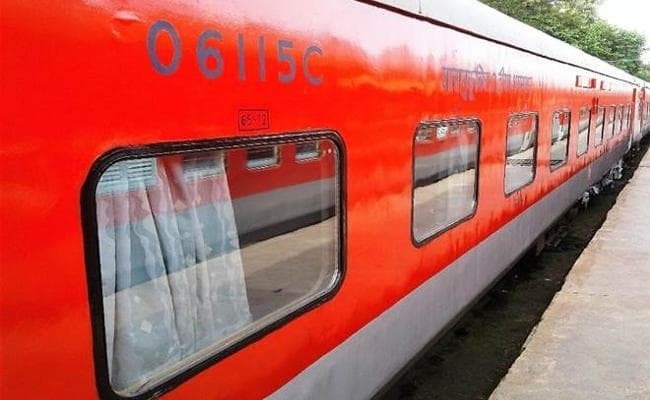 दिल्ली से रांची आ रही राजधानी एक्सप्रेस में छेड़खानी