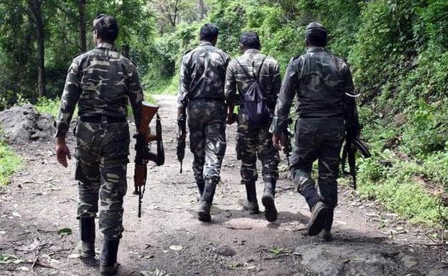 झारखंड में पुलिस और नक्सलियों के बीच मुठभेड़, एक नक्सली ढेर, इन्सास राइफल बरामद