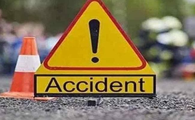 बिहार के मुजफ्फरपुर में सड़क हादसे में दो लोगों की ऑन स्पॉट डेथ, बस चालक समेत आधा दर्जन लोग जख्मी