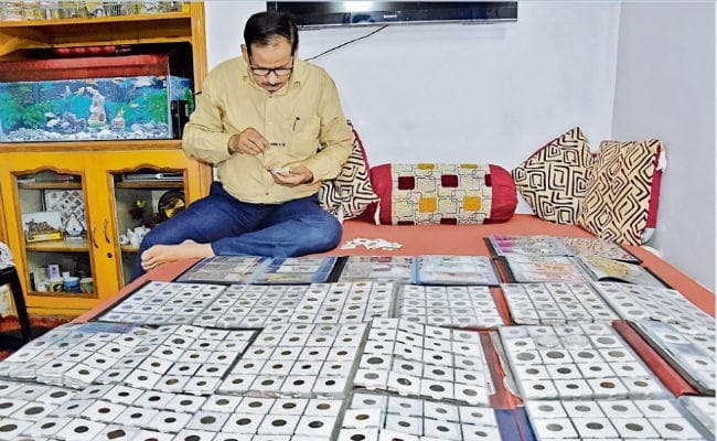 इस शख्स के पास है सम्राट अशोक और ब्रिटिश राज के हजारों सिक्के और नोट, देखकर रह जाएंगे दंग