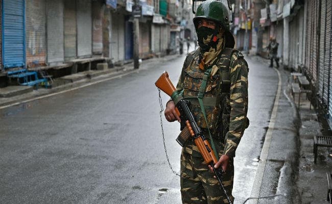 Article370 : जम्मू-कश्मीर में 19 से खुलेंगे स्कूल-कॉलेज, प्रशासन ने जारी किया निर्देश