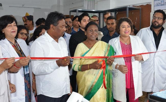 खूंटी सदर अस्पताल में महिलाओं के कैंसर के इलाज के लिए लगी मशीनें, राज्यपाल ने किया उद्घाटन