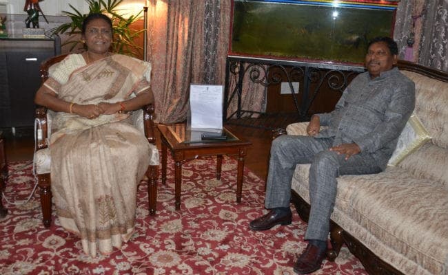 केंद्रीय मंत्री अर्जुन मुंडा ने राज्यपाल से की मुलाकात, जनजातीय समस्याओं पर हुई चर्चा