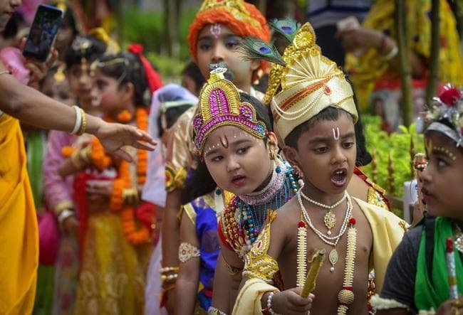 PIC : नंद के आनंद भयो, जय कन्हैया लाल की