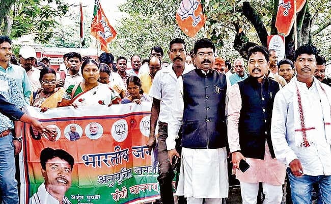 रांची : आदिवासी जमीन पर गलत तरीके से हो रहा है कब्जा