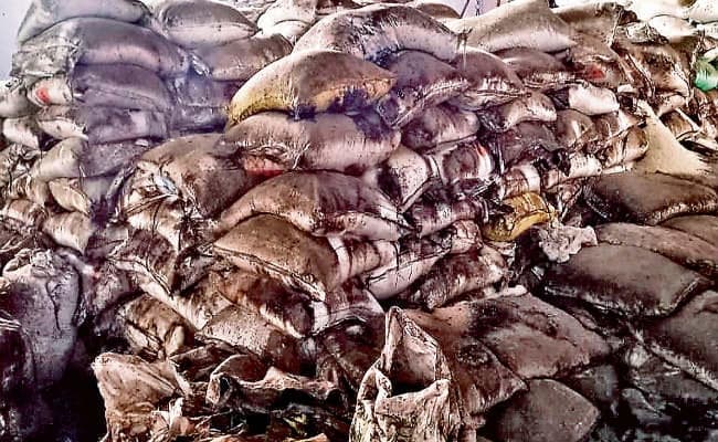 देवघर : गोदाम में सड़ गयी 450 क्विंटल चीनी