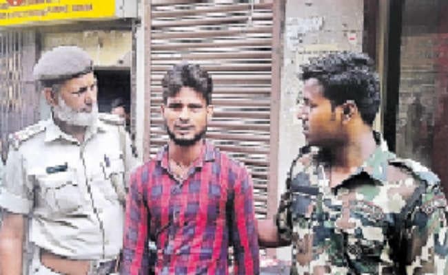 संदिग्ध अवस्था में पीएनबी में पकड़ाया युवक