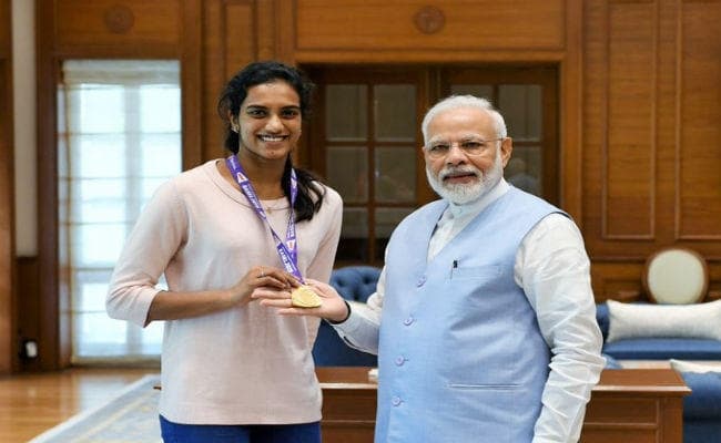 प्रधानमंत्री मोदी से मिली विश्व चैंपियन पीवी सिंधू