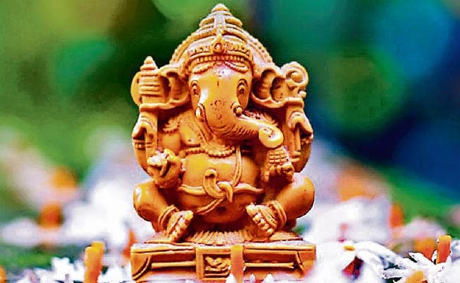 गणपति बप्पा की ऐसे करें पूजा, घर आयेगी सुख-समृद्धि