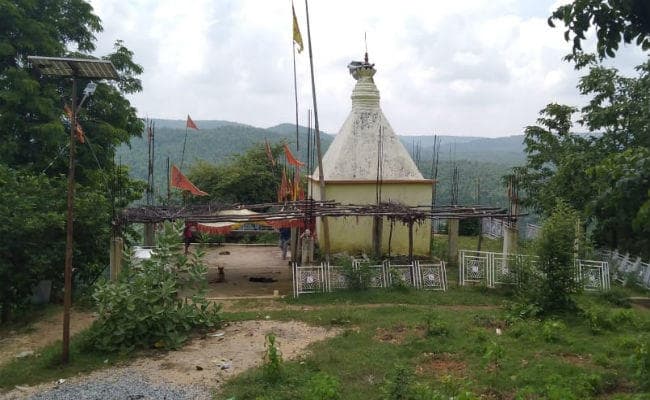 भगवान हनुमान के दर्शन के लिए भक्तों को सहना पड़ रहा कष्ट, आंजनधाम तक सड़क बनाने की मांग