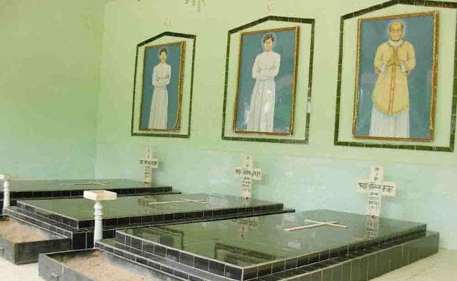 गुमला : करौंदाबेड़ा में शहीद मेला 2 सितंबर को, 25 साल पहले दो पुरोहित व एक ब्रदर की हुई थी हत्या