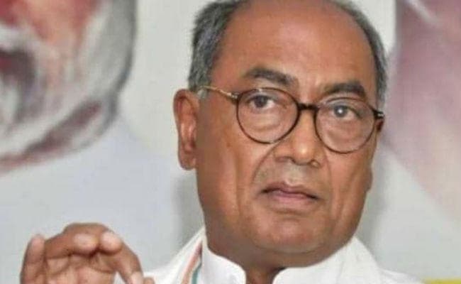 मंत्री ने की सोनिया से शिकायत, कमलनाथ सरकार को अस्थिर कर रहे दिग्विजय