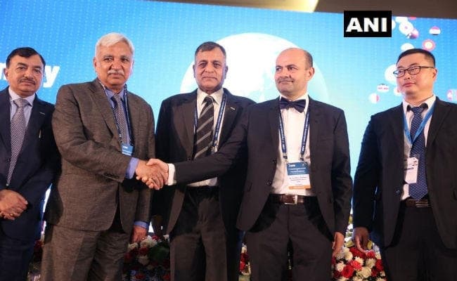 CEC सुनील अरोड़ा बने ''एसोसिएशन ऑफ वर्ल्ड इलेक्शन बॉडीज'' के अध्यक्ष