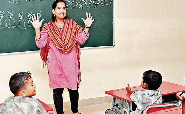 शिक्षक दिवस आज : इ-लर्निंग के दौर में भी दुनिया में बढ़ रही शिक्षकों की मांग