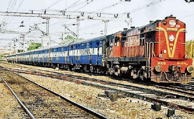 दुर्गापूजा व दीपावली में घर आना होगा मुश्किल, ट्रेनों में कन्फर्म टिकट खत्म, कल तीन जोड़ी ट्रेनें रहेंगी रद्द
