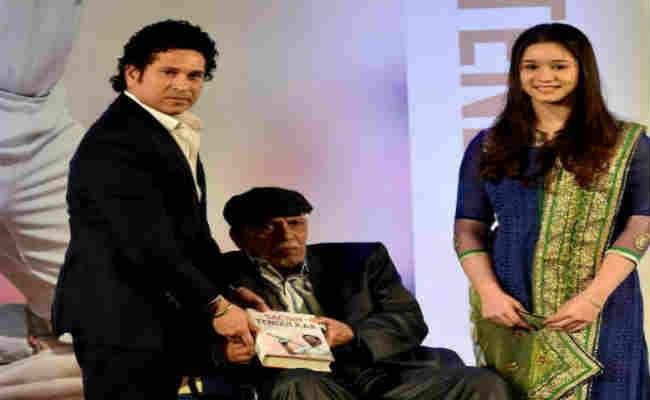 #TeachersDay : सचिन तेंदुलकर ने अचरेकर सर को किया याद, कहा शिक्षक सिर्फ हमें शिक्षित नहीं करते, मूल्य भी प्रदान करते हैं...