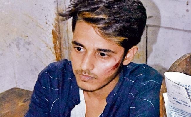 पटना : लड़की पर इंप्रेशन जमाने को तानी पिस्तौल, धराया