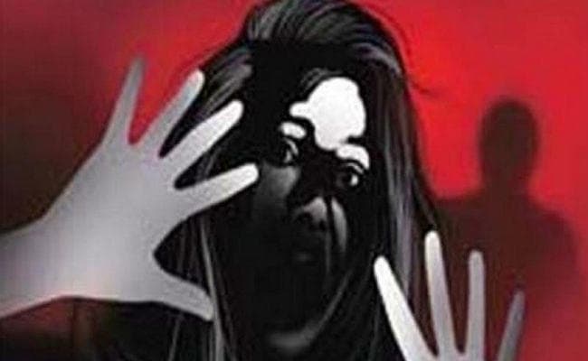 तृणमूल नेता पर दुष्कर्म की कोशिश का आरोप