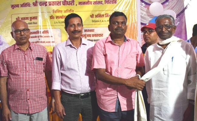 कसमार : प्रखंड के तीन सौ सेवानिवृत्त शिक्षक हुए सम्मानित