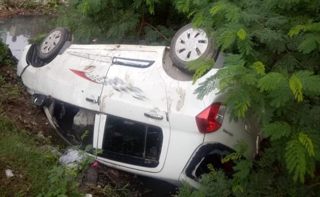 रांची में सड़क दुर्घटना, प्रेस क्लब के पास पलटी स्विफ्ट डिजायर