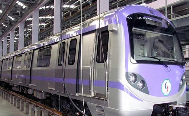 कोलकाता में महिला ने की आत्महत्या करने की कोशिश, मेट्रो सेवाएं बाधित