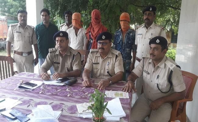 औरंगाबाद : अंतरजिला गिरोह का उद्भेदन, तीन अपराधी गिरफ्तार, सात बाइक बरामद