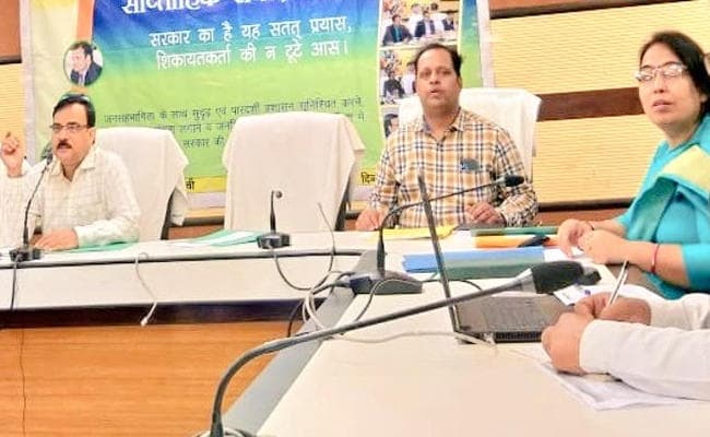 धनबाद के किसानों को फसल का मुआवजा शीघ्र देने का निर्देश, जनसंवाद में आज 21 शिकायतों की समीक्षा