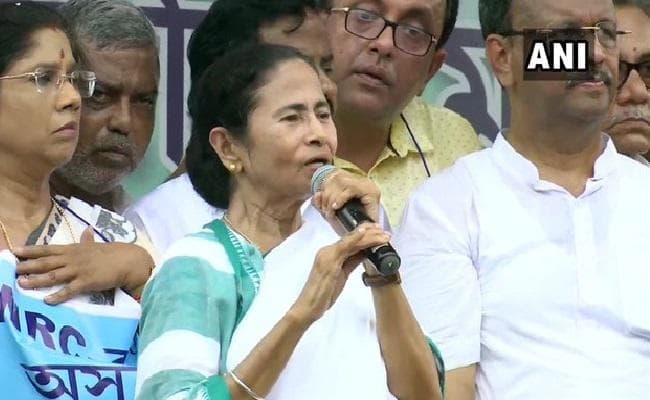 एनआरसी के खिलाफ ममता बनर्जी ने निकाली पदयात्रा कहा, असम की तरह बंगाल को चुप नहीं करा सकेंगे