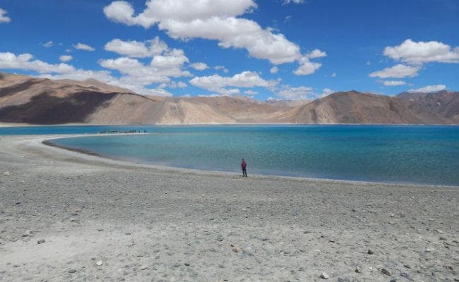 चीन ने पेंगोंग झील का इलाका पूरी तरह से अपने क्षेत्र में पड़ने का किया दावा